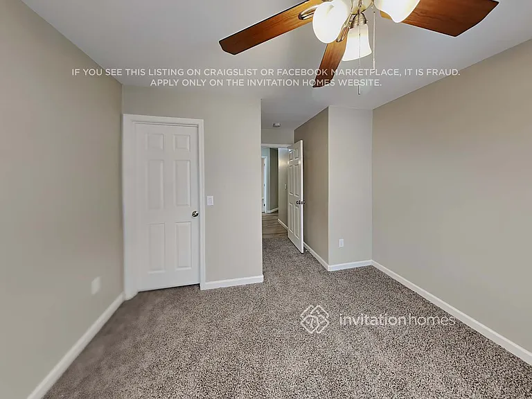 11258 W Locust Ln — Photo 10