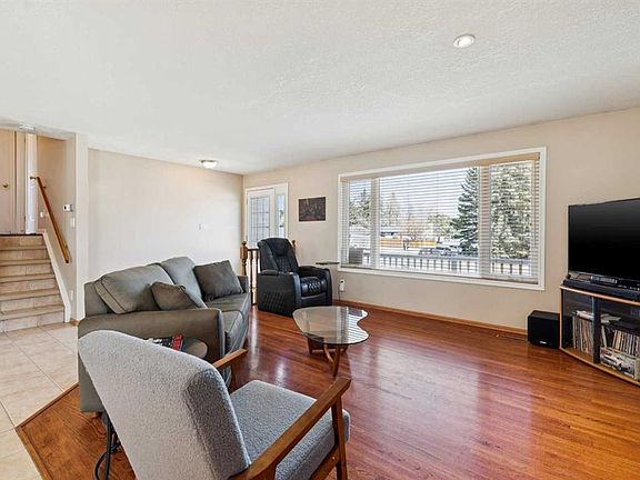 5th image of 8523 Addison Pl SE