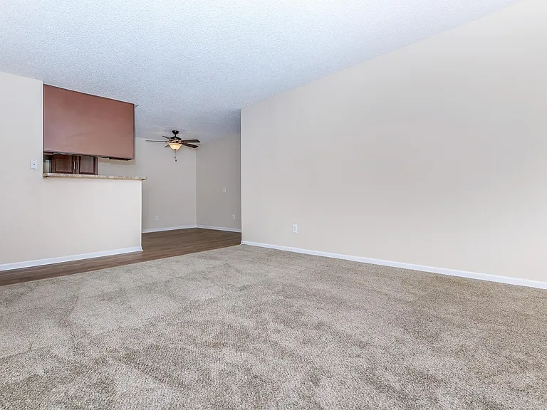 The Terrace Apartments — Photo 35