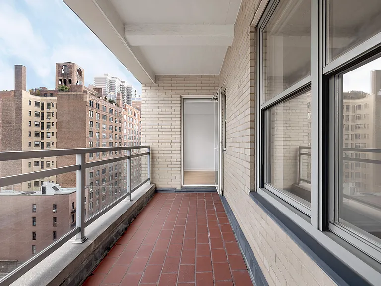 300 E 57th St #15F — Photo 5