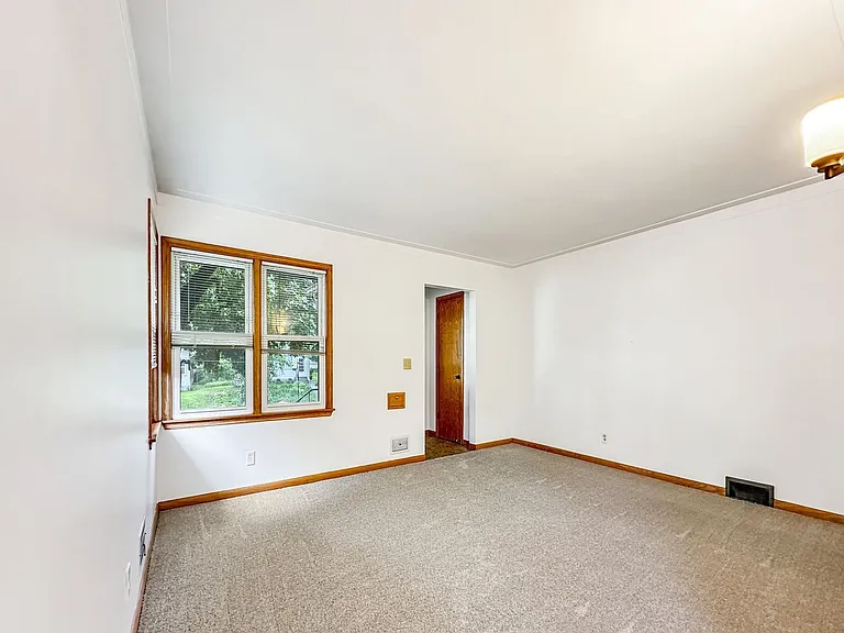 4541 Bloomington Ave — Photo 4