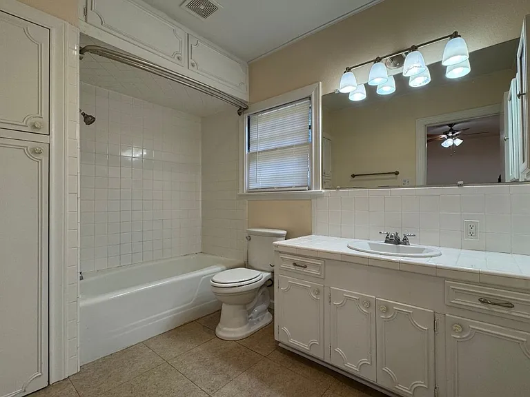 102 E Park Ave — Photo 9