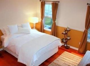 1118 Sage Ct, Mahwah, NJ 07430