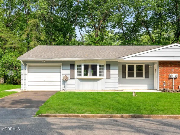 5 Oregon Drive #B, Whiting, NJ 08759
