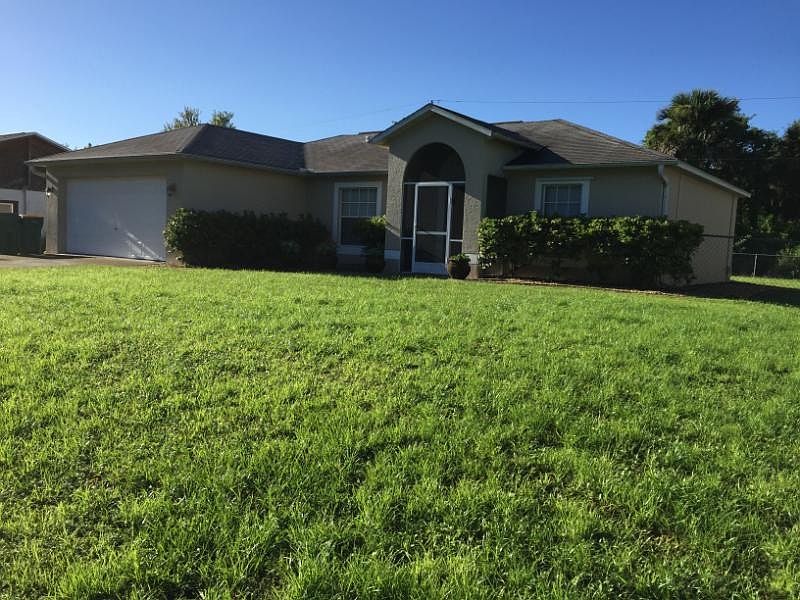 2nd image of 23167 Burlingame Ave