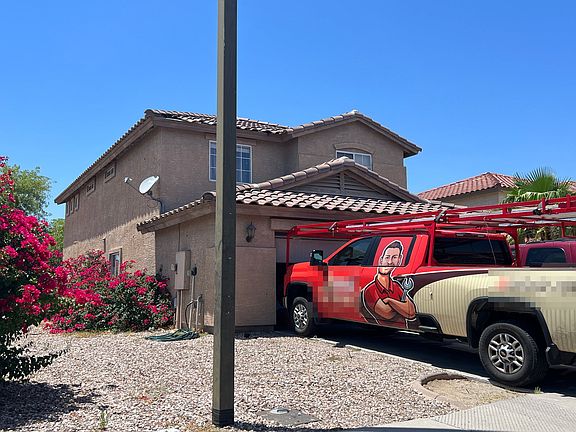 3rd image of 822 S 223rd Ln