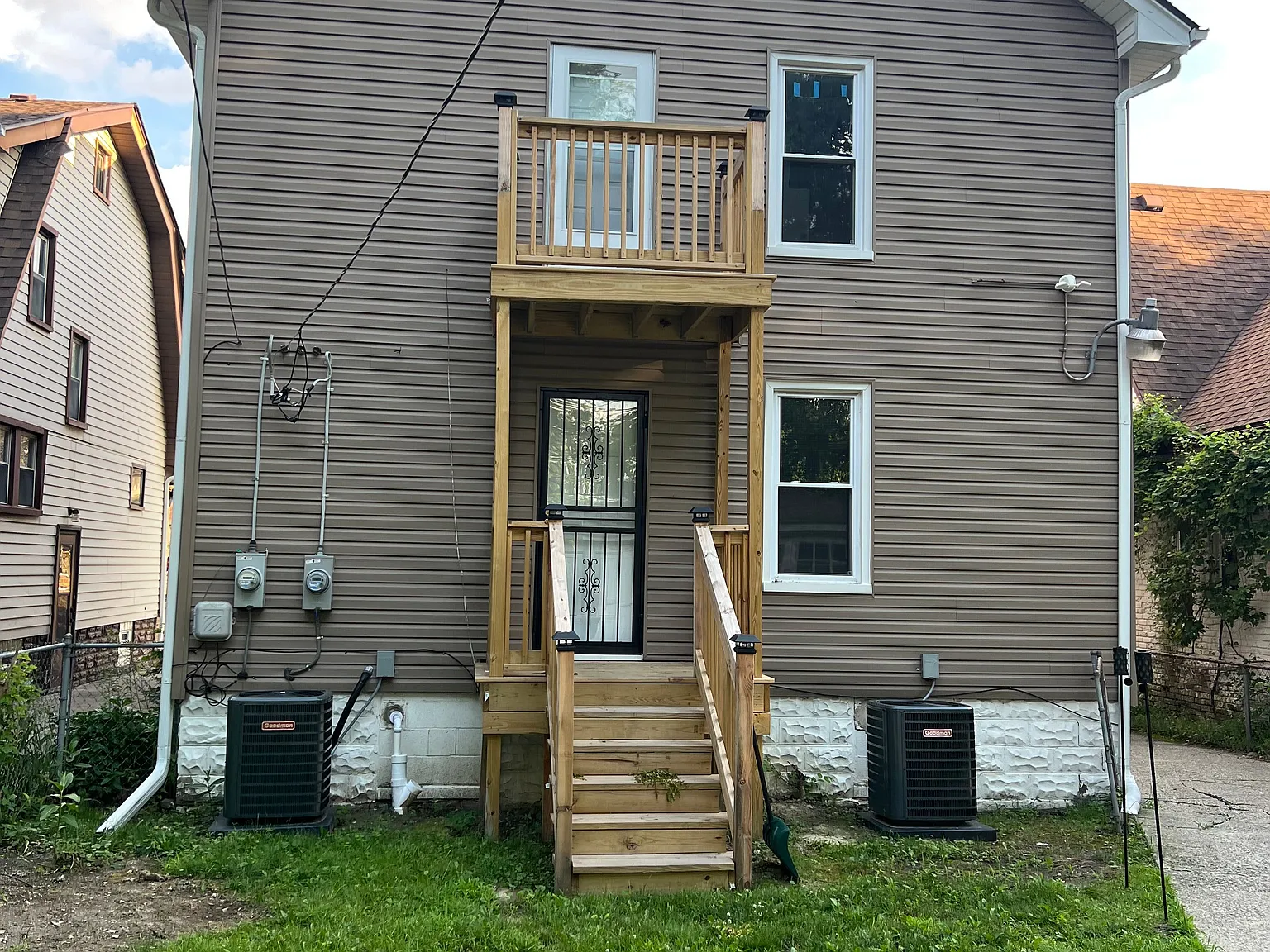 2 bed, 1.0 bath, 1100 sqft, $1,250 — Photo 2