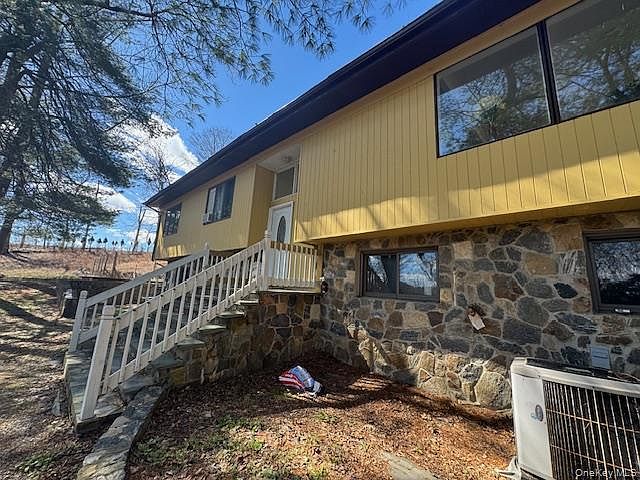 1st image of 254 Mill River Road