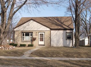 2604 S 85th St, West Allis, WI 53227