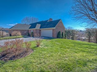 490 N Court St #11, Abingdon, VA 24210