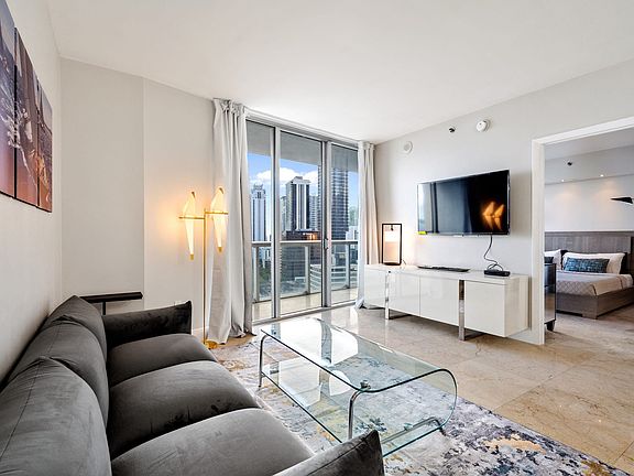 2nd image of 485 Brickell Ave #Id1018199p