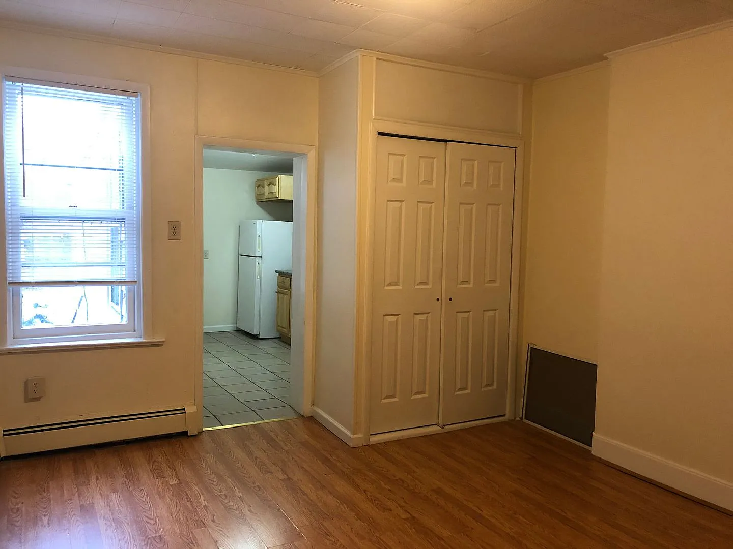 Great Home! Wood Flooring! Updated Kitchen! Wood Cabinets! Granite Counters! Great Living Space! ... — Photo 3