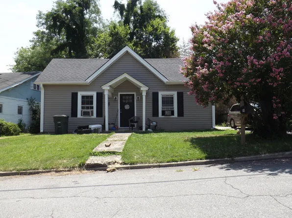 708 Moncure St, Eden, NC 27288