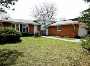 18W183 Holly Ave, Darien, IL 60561