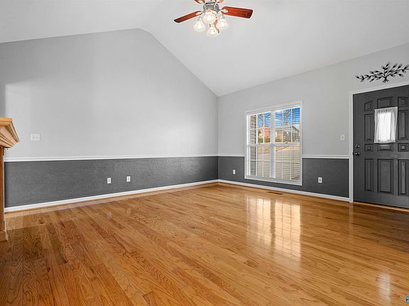 4th image of 2149 Leota Rd