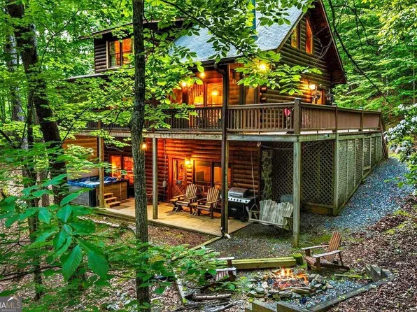 28 Dupont Dr, Blue Ridge, GA 30513