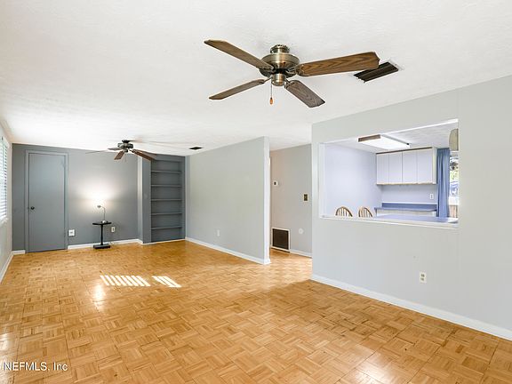 3rd image of 12860 LONGVIEW Drive E