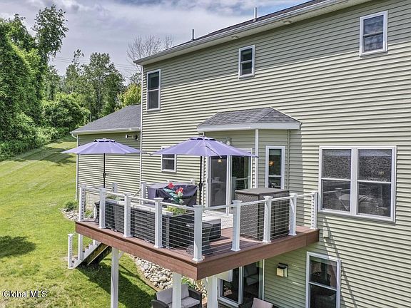 4th image of 23 Victor Dr