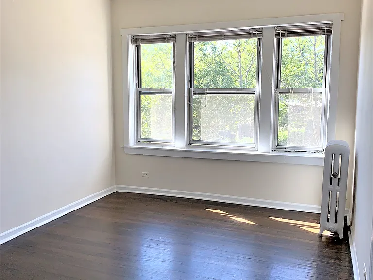 4004 N Kenmore Ave #2S — Photo 2