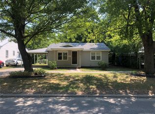 212 S 6th St, Okemah, OK 74859