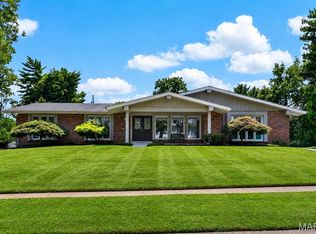 14316 Markham Ln, Chesterfield, MO 63017