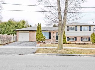 2 Lesgay Cres, Toronto, ON M2J2H8