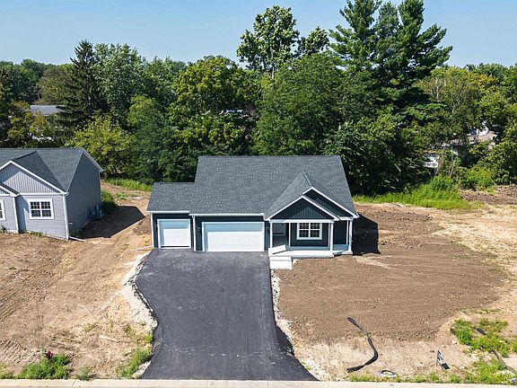 2nd image of 400 Luann Kay Ln