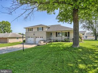 3360 Minton Dr, York, PA 17402