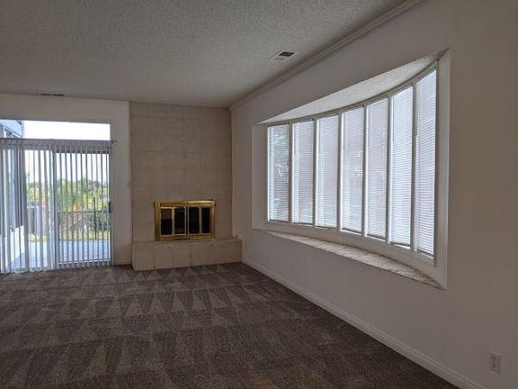 5th image of 233 Frank Ct
