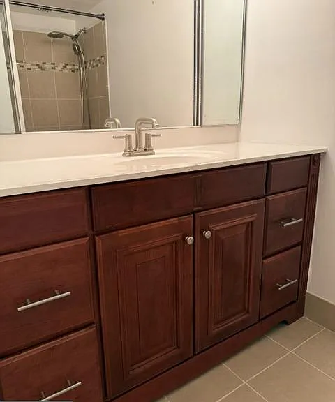 203 Yoakum Pkwy #715 — Photo 4