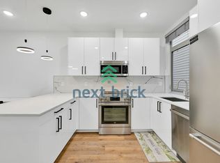 12309B 15th Ave NE, Seattle, WA 98125