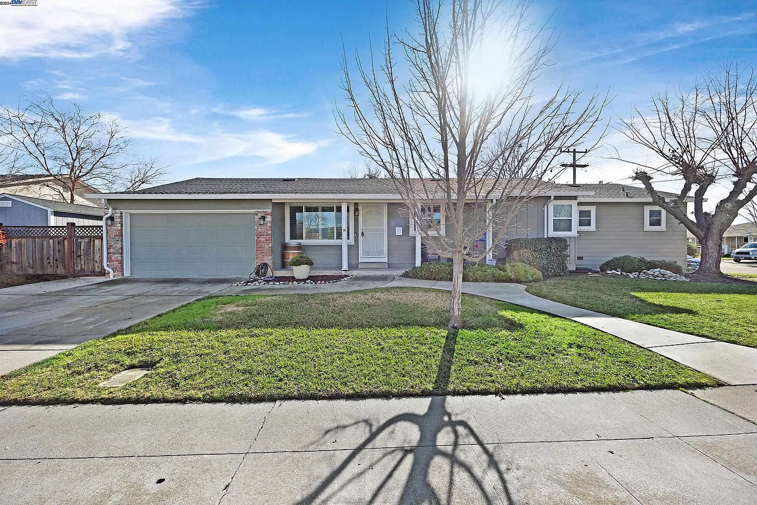 907 Miranda Way photo 1