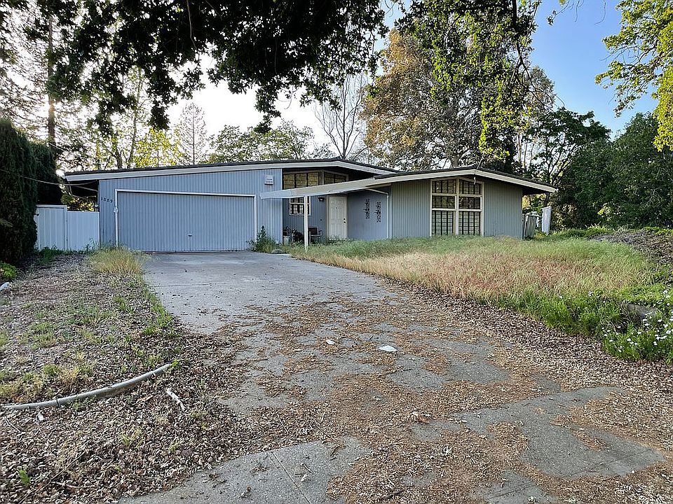 2nd image of 1889 Eloise Ave