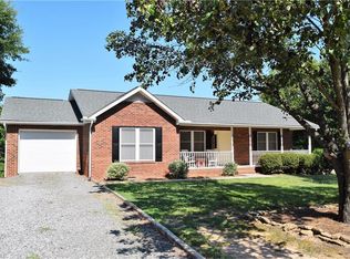 168 Mulberry Ln, Stokesdale, NC 27357