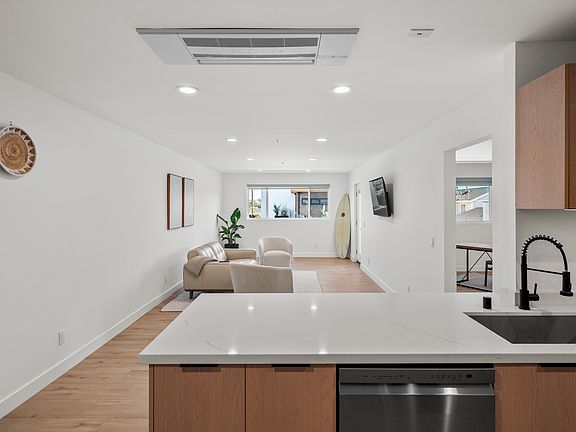 3rd image of 25024 Narbonne Ave #206