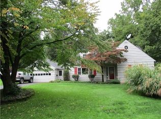 258 Bellehurst Dr, Rochester, NY 14617