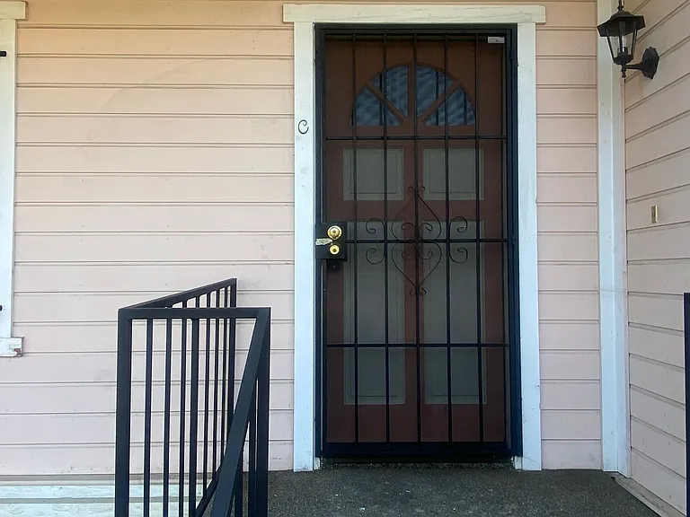 310 N Moore Ave #C — Photo 2