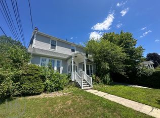 137 Main St, Upton, MA 01568