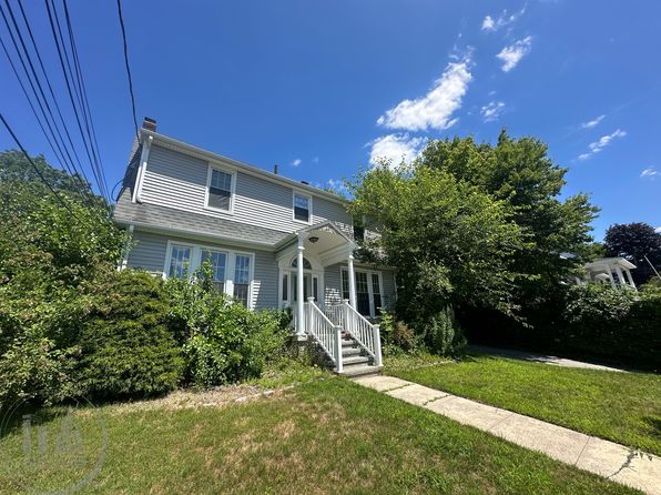 137 Main St
