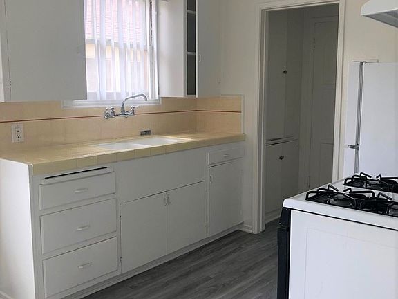 3rd image of 1753 Grevelia St APT A