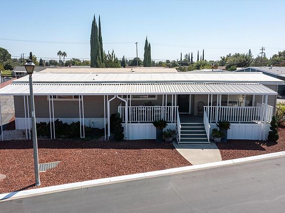 2nd image of 55 Lemon Tree Circle