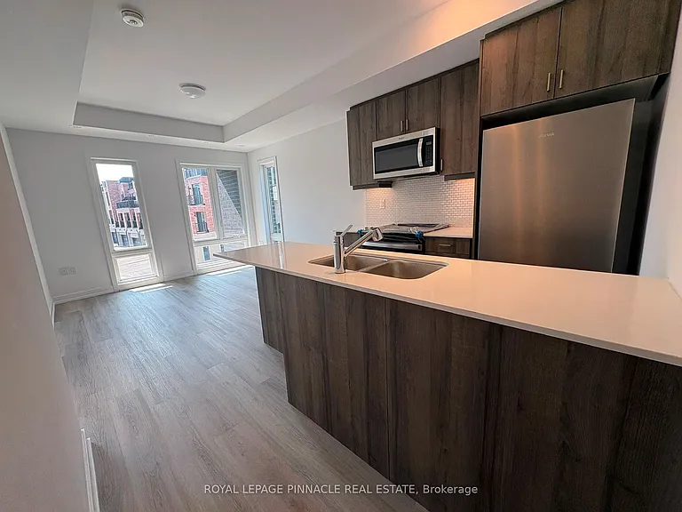 3 Bancroft Ln #202 — Photo 8