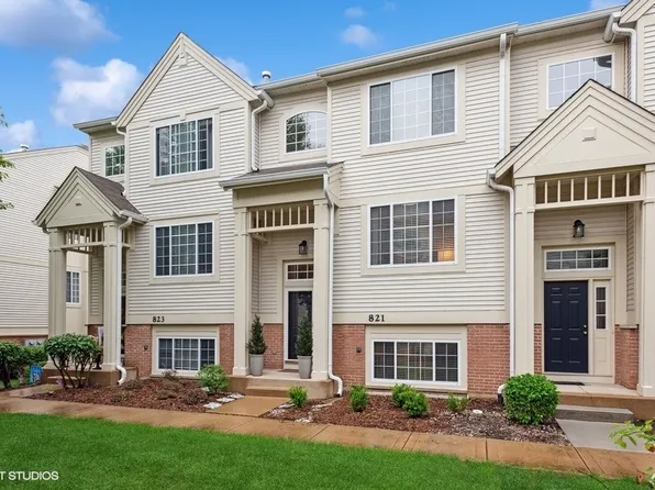 821 Pheasant Trl, Saint Charles, IL 60174