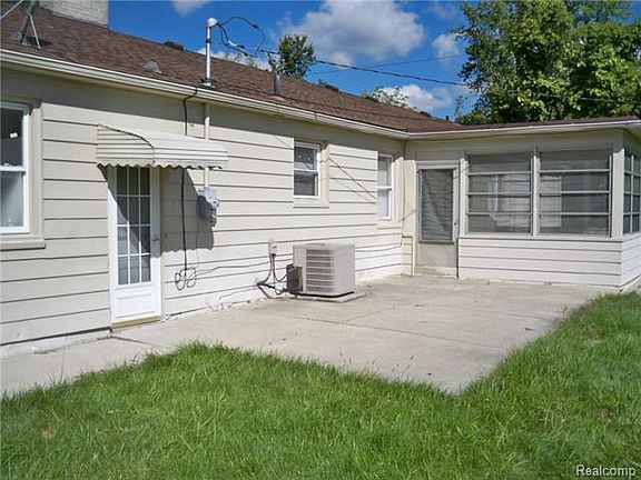 5th image of 29050 Brooks Ln