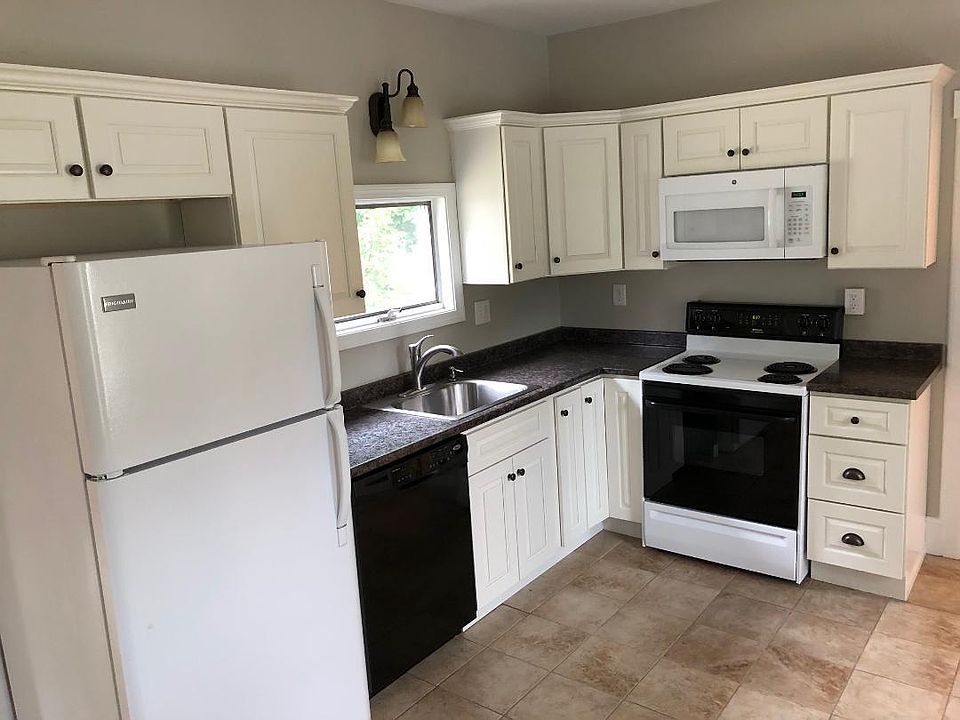 Welcome to 176 Main - Unit 2!