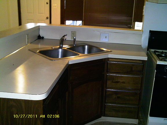 4th image of 2913 N Van Buren St #2913