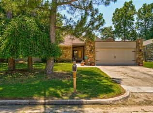 208 SE 27th St, Moore, OK 73160