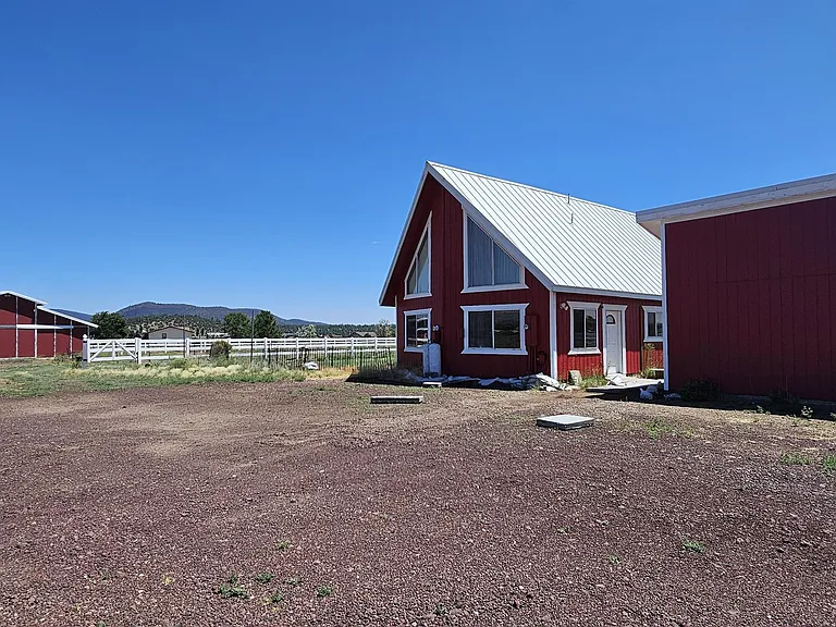 8475 Selma Ln — Photo 1