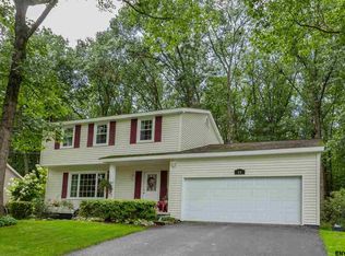 13 Wagon Wheel Trl, Saratoga Springs, NY 12866