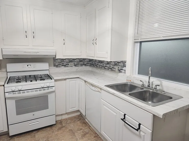 290 Highland Ave #1A — Photo 1